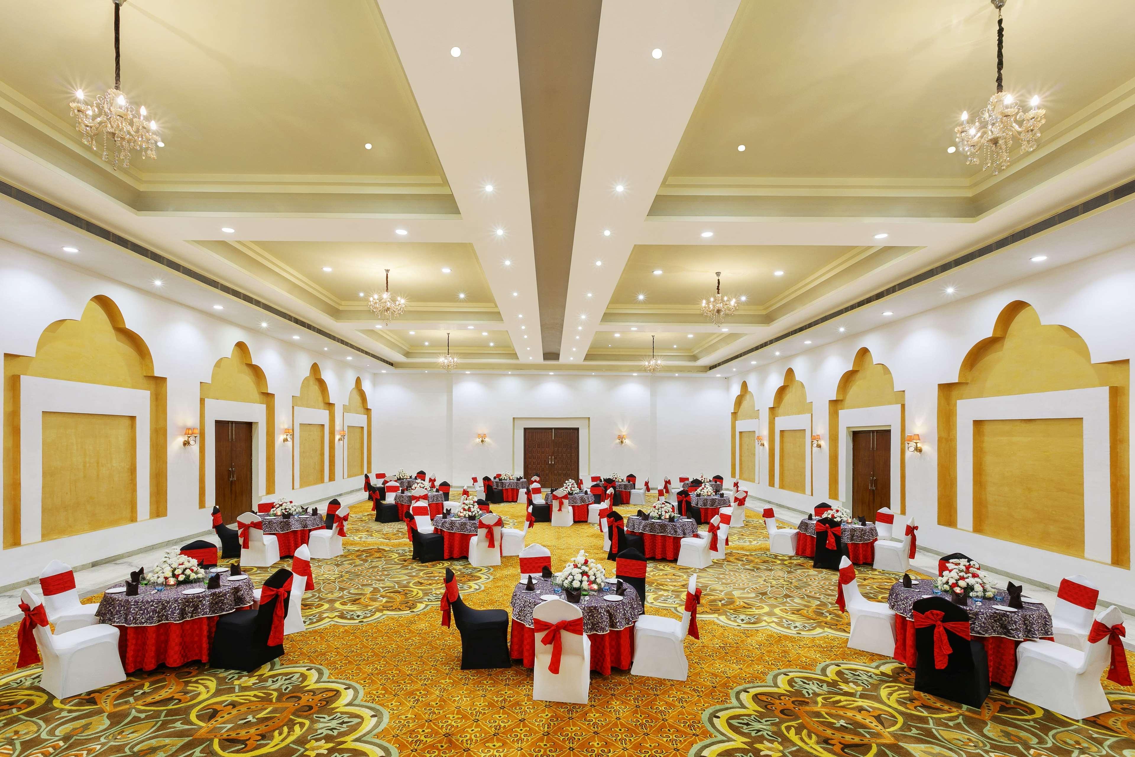 Ramada Khajuraho Otel Dış mekan fotoğraf