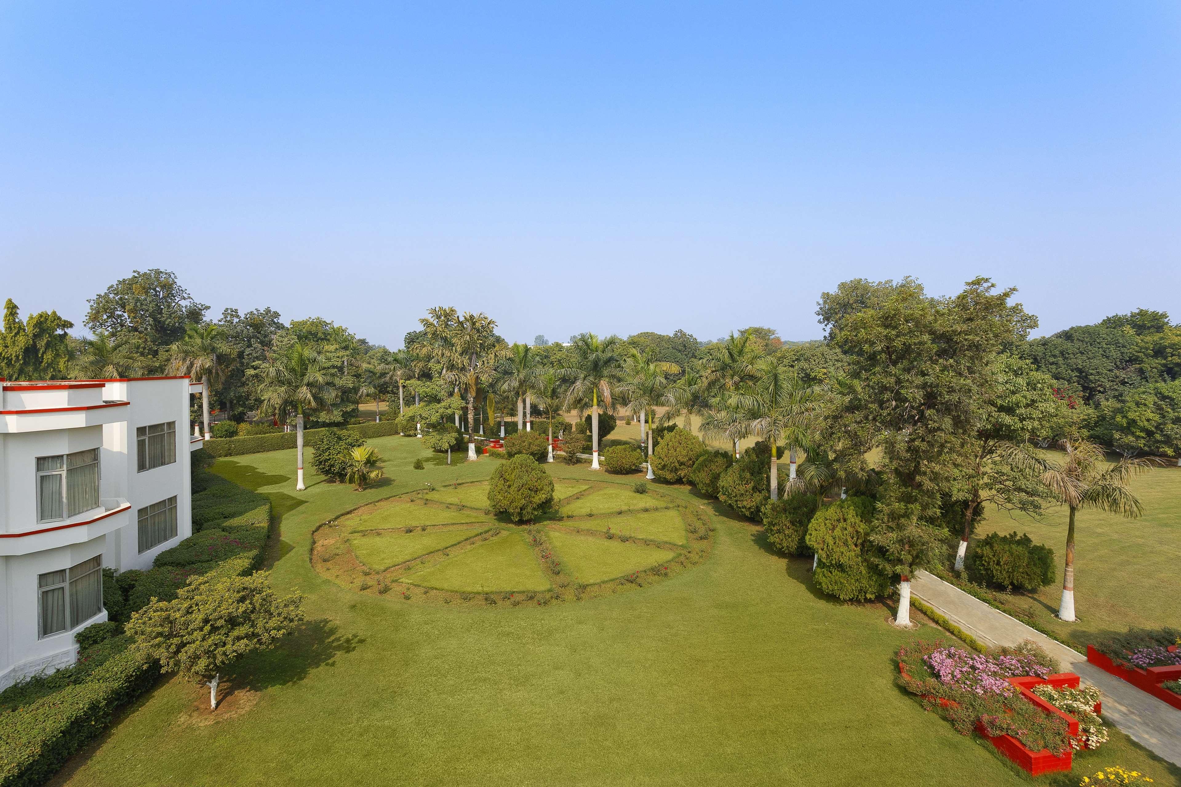 Ramada Khajuraho Otel Dış mekan fotoğraf