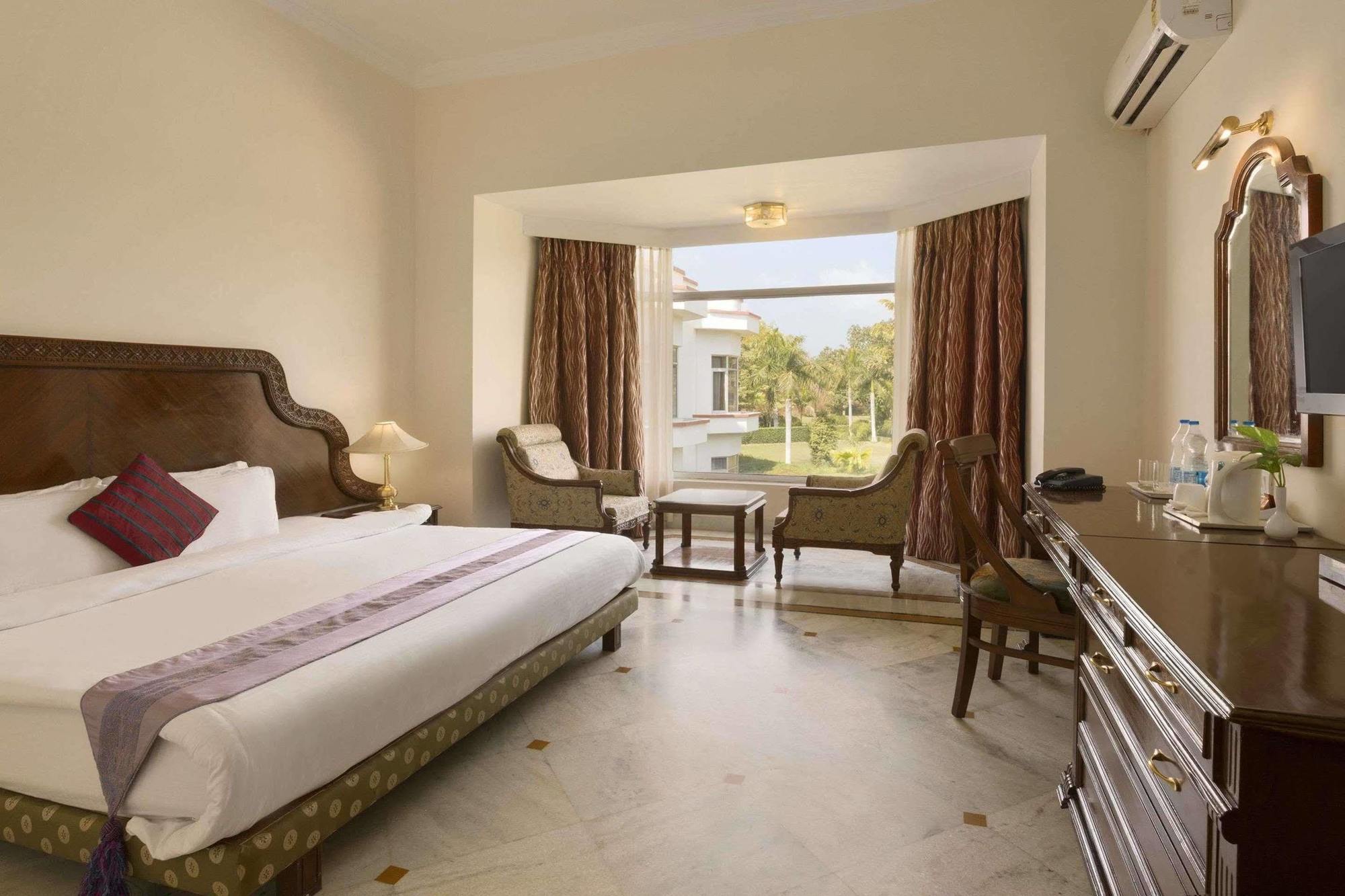Ramada Khajuraho Otel Dış mekan fotoğraf