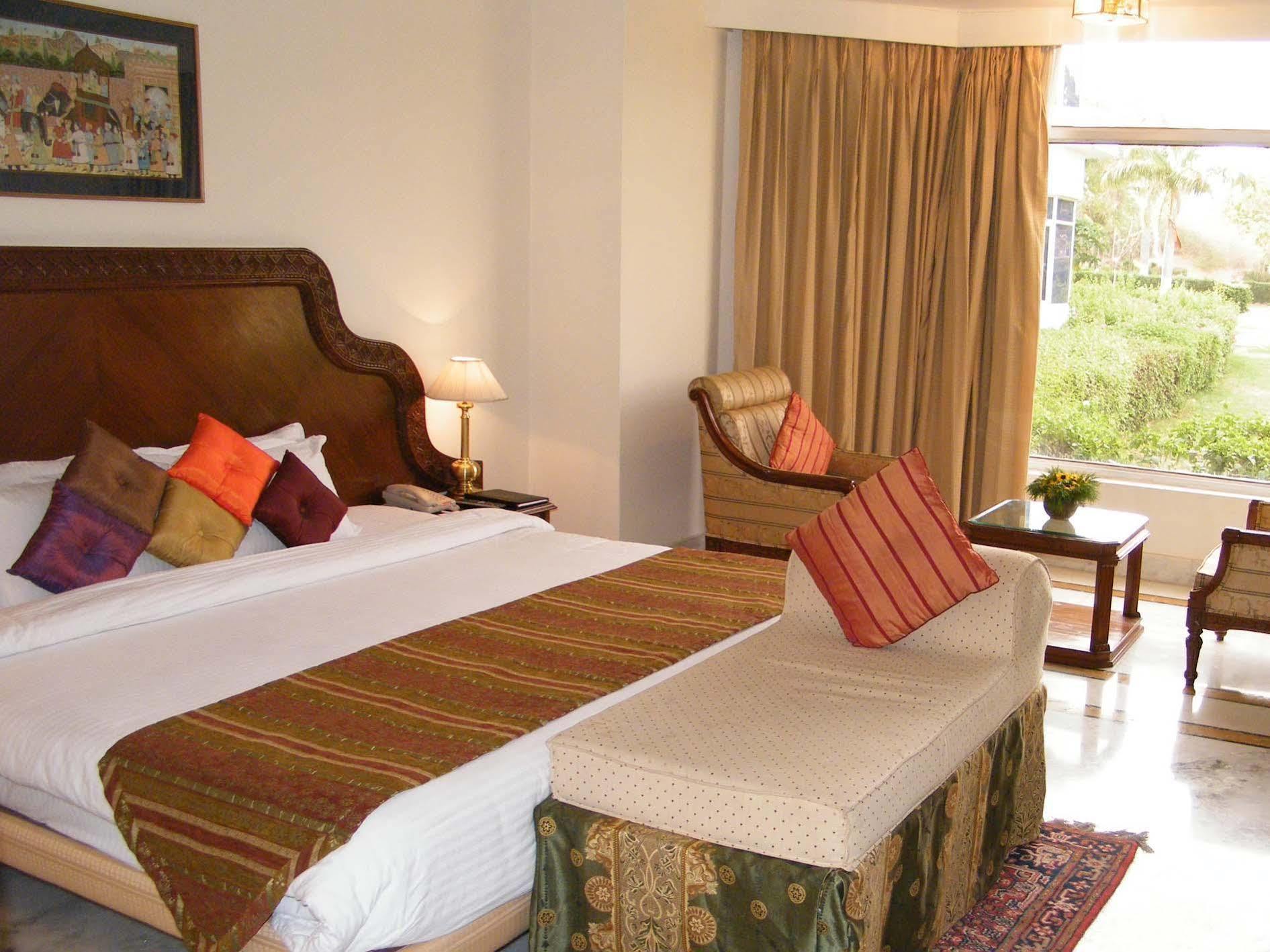 Ramada Khajuraho Otel Dış mekan fotoğraf